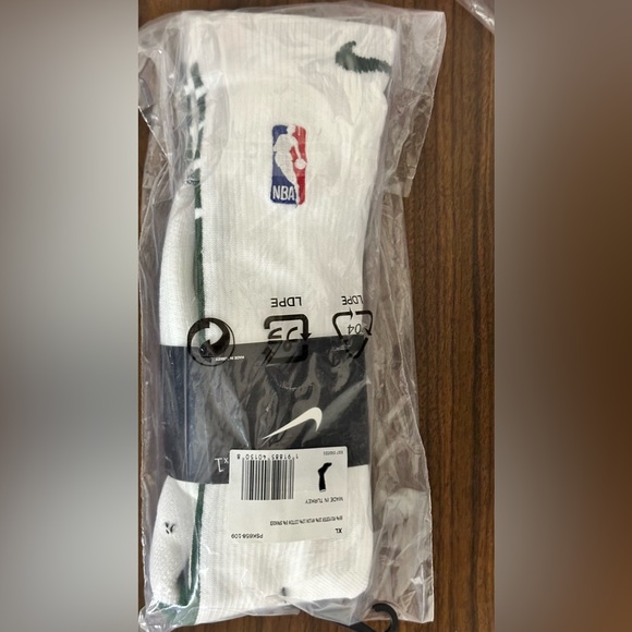 NWT Nike Men`s Elite NBA Grip Power Basketball Socks -PSK658-109 - Picture 2 of 2